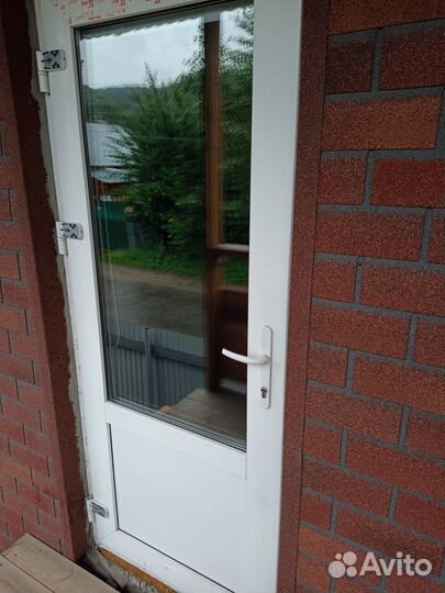 Дверь пластиковая
