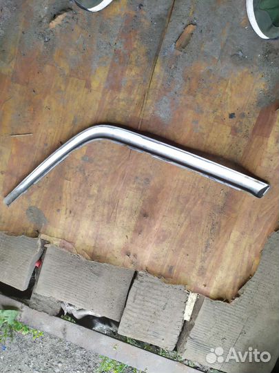 Молдинг на бампер w202