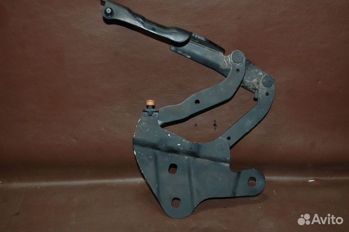 Петля капота правая - BMW X1 E84 (2009-15гг)