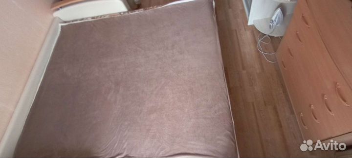 Пледы и покрывало