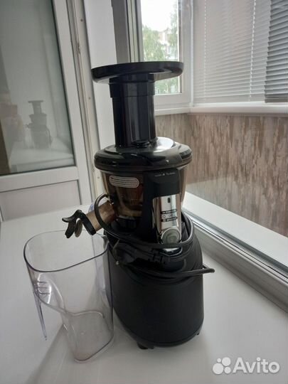 Соковыжималка шнековая