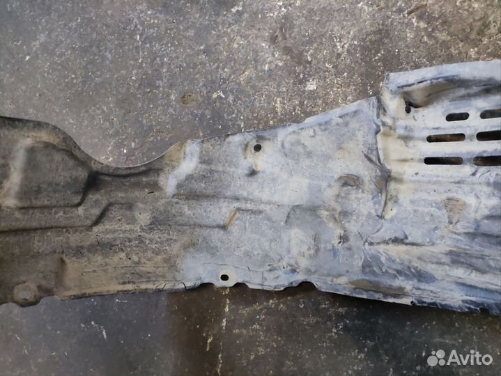 Локер передний левый Toyota isis