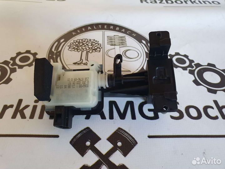 Замок лючка бензобака для Mercedes W221