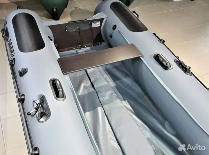 Лодка пвх Навигатор 330 б/у