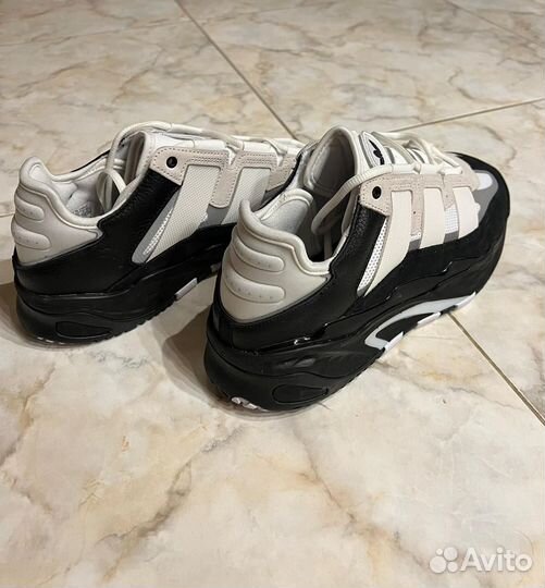 Кроссовки adidas