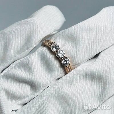 Золотое кольцо с камнем 18р