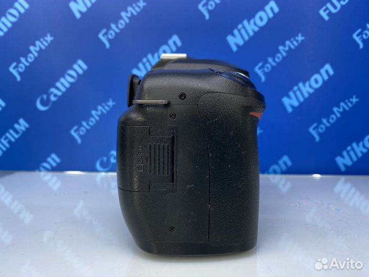 Nikon D50 body (11000кадров)