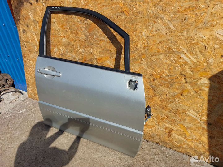 Дверь передняя правая Lexus RX300