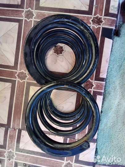 Пружины задние Тойота Ипсум