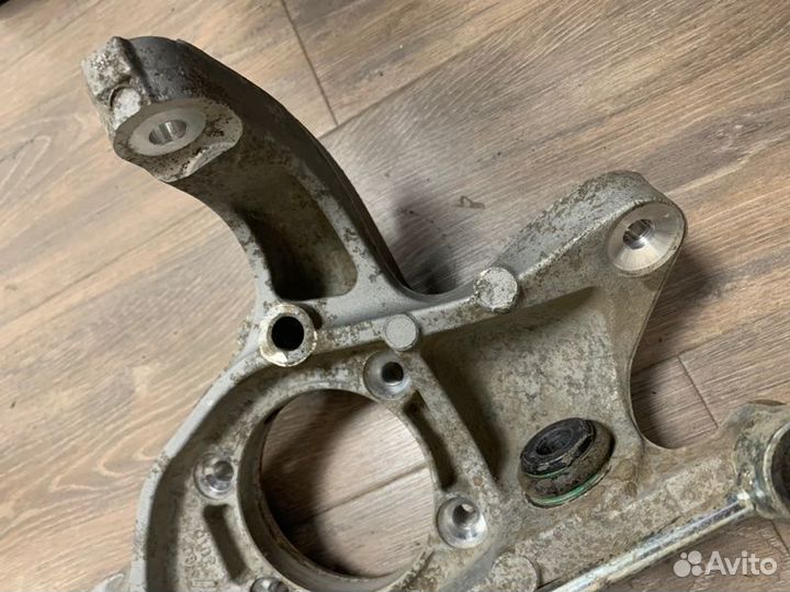 Кулак поворотный задний левый Mercedes S 500