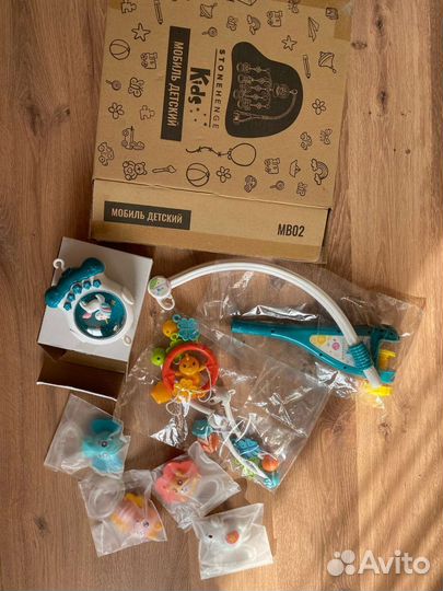 Мобиль на кроватку, развивающий куб