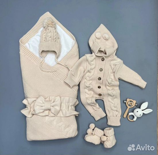 Набор на выписку новорожденного новый