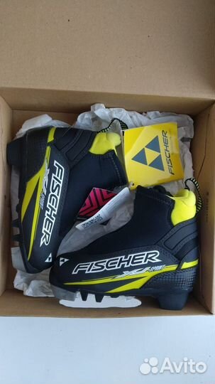 Детские лыжные ботинки новые