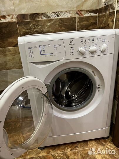 Стиральная машина Indesit wisl 85