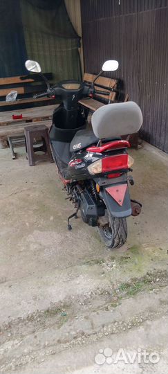 Продам скутер 25000