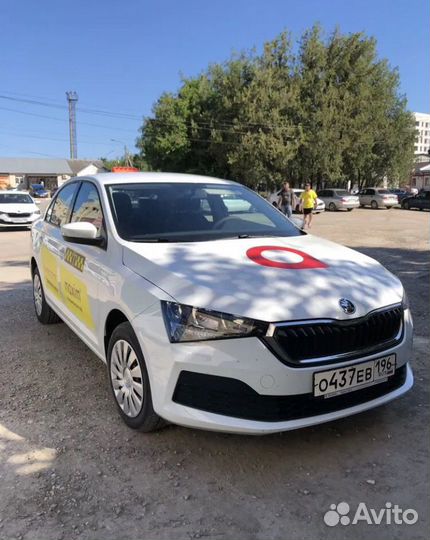 Водитель на нашем автомобиле,работа в такси