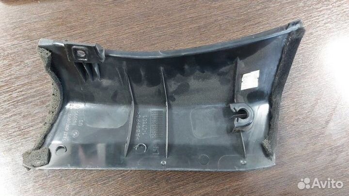 Обшивка крышки багажника задняя левая Bmw X6M E71