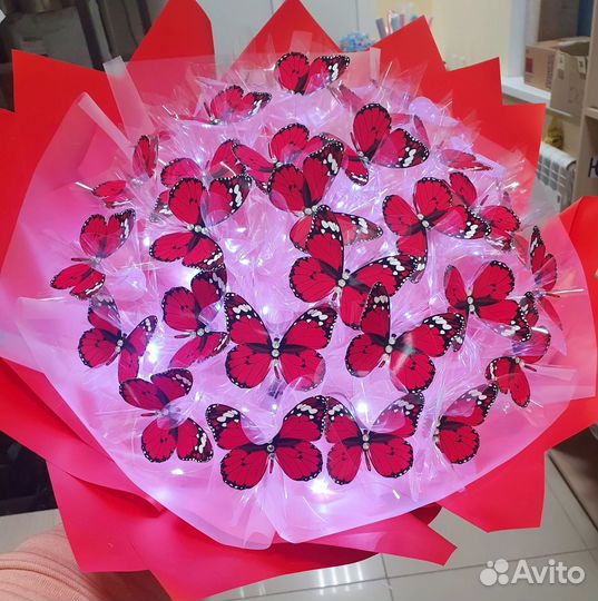 Светящийся букет из бабочек
