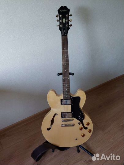 Гитара полуакустическая Epiphone Dot Natural