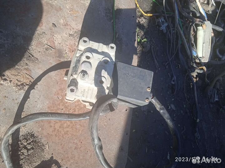 Запчасти audi 80б3