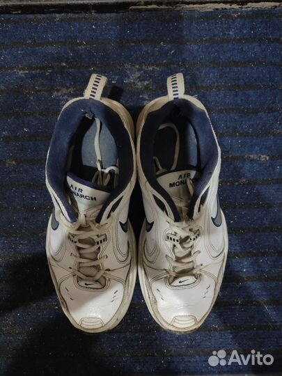 Nike Air Monarch