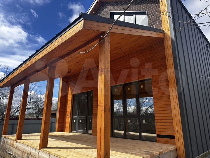 Коттедж 155,3 м² на участке 6 сот.