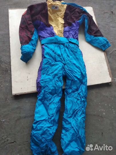 Горнолыжный комбинезон