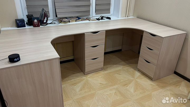 Письменный стол