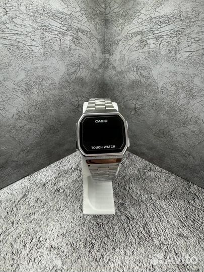 Часы Casio touch watch