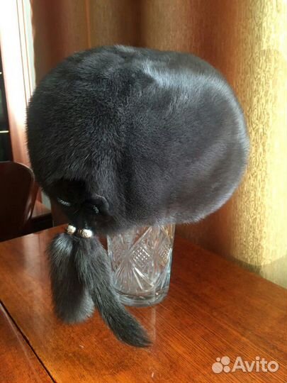 Шапка из голубой норки женская