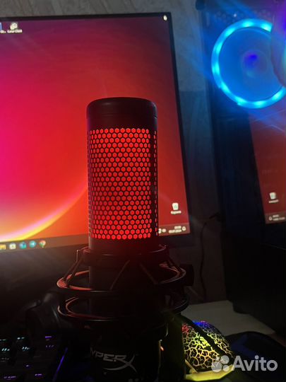 Микрофон HyperX Quadcast