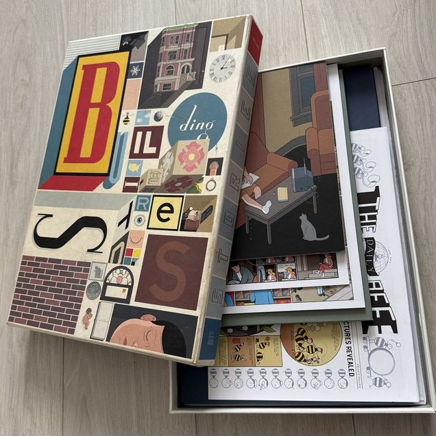 Building stories Криса Уэйра