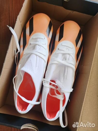 Футбольные бутсы adidas