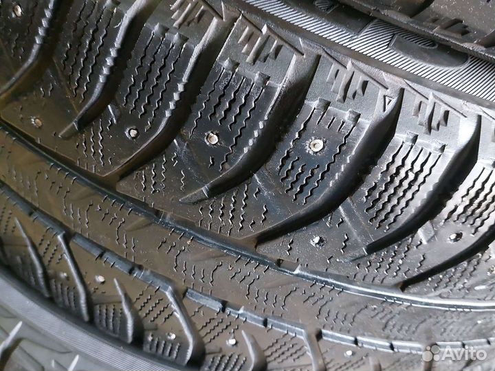 Bridgestone Ice Cruiser 7000 235/55 R18 104T