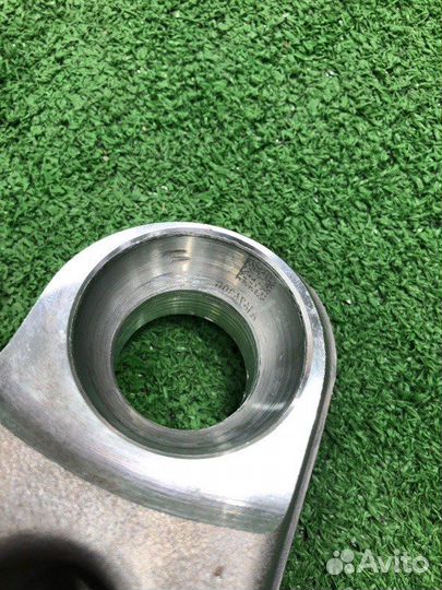 Рычаг подвески нижний задний левый Mercedes-Benz