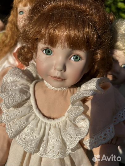 Коллекционная фарфоровая кукла