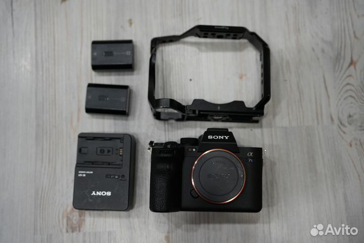 Sony a7s iii + родные акб + клетка