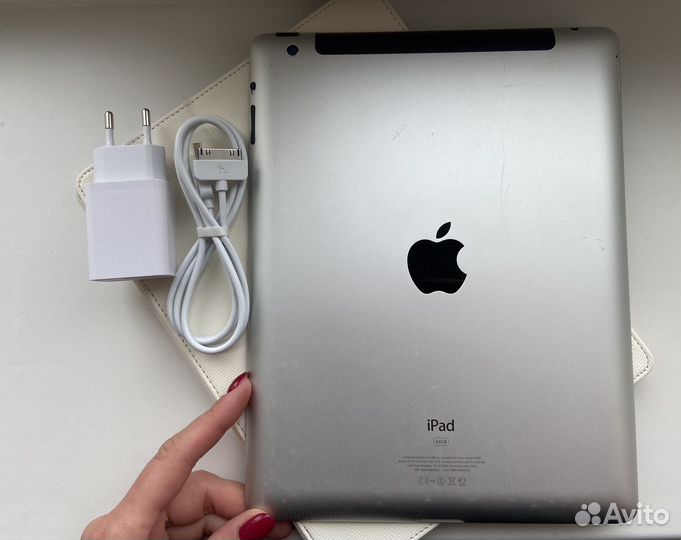 iPad 3 64гб симкарта+вайфай