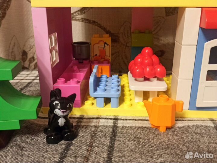 Конструктор Lego duplo Новый год и Кукольный дом