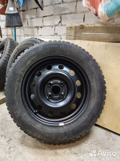 Michelin X-Ice North 4 185/65 R15 92T