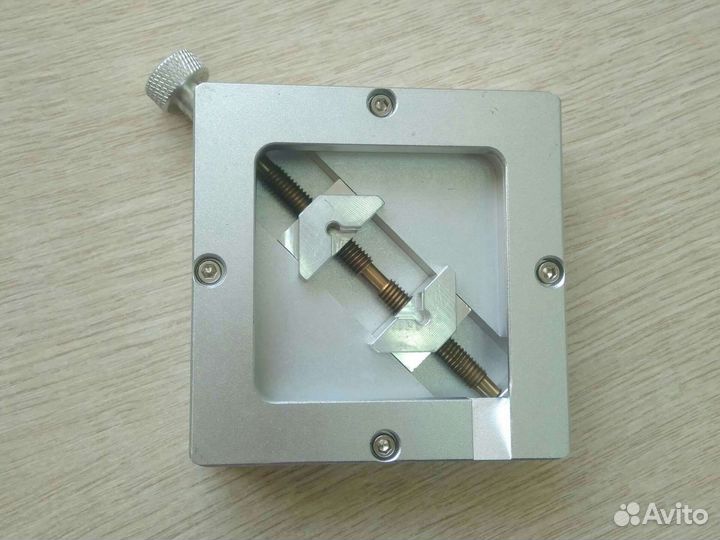 Держать трафаретов для реболлинга bga