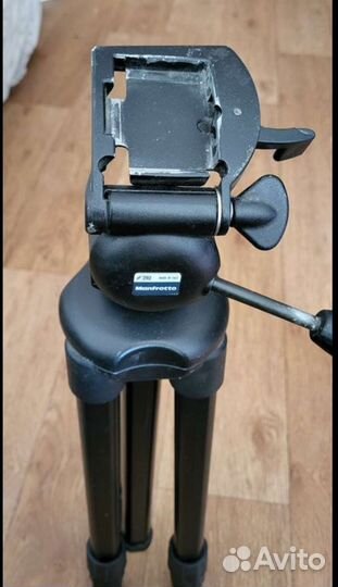 Штатив для фотоаппарата manfrotto