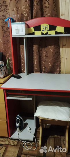 Компьютерный стол