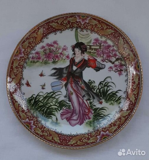 Декоративная тарелка