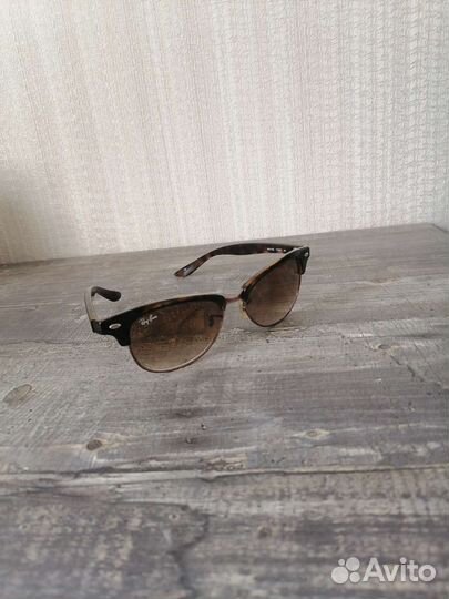 Солнцезащитные очки ray ban