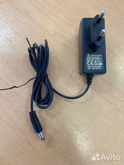Блок питания 110-240В 12V 1000mА новый