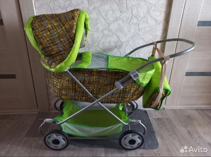 Коляска для кукол