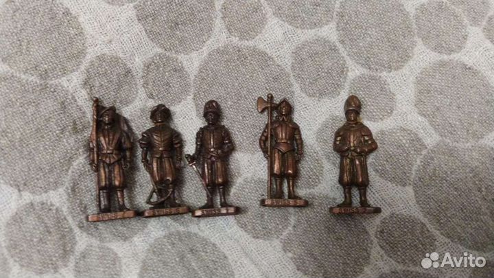 Игрушки из Киндера 90х