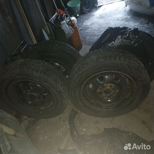 Bridgestone Ice Cruiser 5000 175/13.5 R13 20M