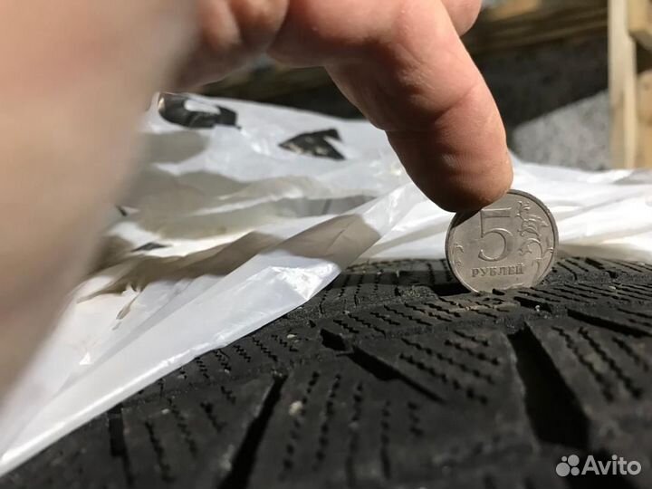 Bridgestone Blizzak Revo GZ 215/60 R16 95S